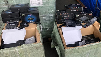 Em operação da Receita Federal, este é o maior lote de IPTV Box pirata já apreendido (Crédito: Receita Federal/Reprodução)