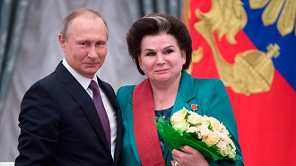 Valentina Tereshkova e o presidente da Rússia, Vladimir Putin Valentina Tereshkova e o presidente da Rússia, Vladimir Putin