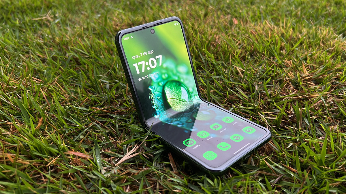 Motorola Razr 50 Ultra em oferta no Mercado Livre