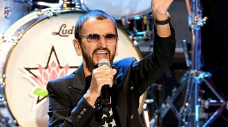 Ringo Starr envia mensagem de paz e amor ao universo Ringo Starr envia mensagem de paz e amor ao universo