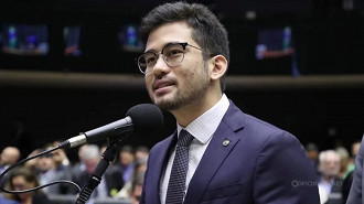 Kim Kataguiri (União Brasil-SP) propõe o fim da taxa das blusinhas para compras de até US$ 50 Kim Kataguiri (União Brasil-SP) propõe o fim da taxa das blusinhas para compras de até US$ 50