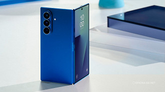 O Galaxy Z Fold7 se concentrou em aumentar as telas e diminuir a espessura, não em aumentar a bateria. Imagem: Samsung/Reprodução O Galaxy Z Fold7 se concentrou em aumentar as telas e diminuir a espessura, não em aumentar a bateria. Imagem: Samsung/Reprodução