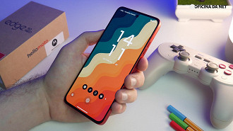 A tela do Edge 50 Neo é de excelente qualidade. Traz tecnologia P-OLED, resolução Super HD e 120Hz A tela do Edge 50 Neo é de excelente qualidade. Traz tecnologia P-OLED, resolução Super HD e 120Hz