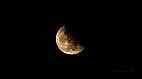 Lua Crescente brilha forte no céu nesta segunda (4); saiba quando será a Lua Cheia
