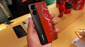 realme 10 Pro+ com design da Coca-Cola. Fotógrafo: Adalton Bonaventura