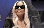 Lady Gaga apresenta óculos que tira fotos Lady Gaga apresenta óculos que tira fotos