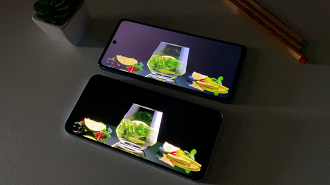A sua tela é grande com 6,8 e conta com resolução Full HD+, taxa de atualização de 120Hz e proteção Corning Gorilla Glass 5