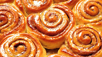 Esse é o Cinnamon Bun, um rolinho de canela com cobertura de glacê. Imagem: Reprodução Esse é o Cinnamon Bun, um rolinho de canela com cobertura de glacê. Imagem: Reprodução