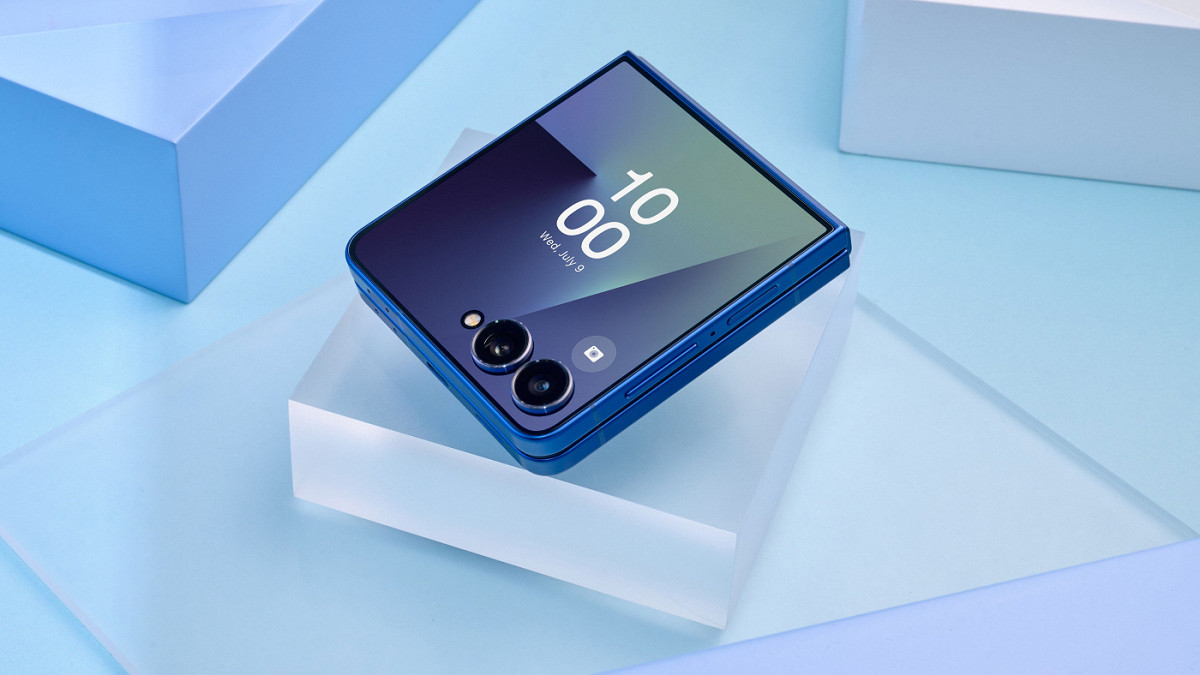 Galaxy Z Flip 7 com linha verde na tela