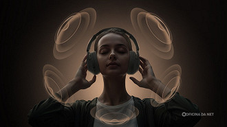 Haylou S40 ANC tem áudio 360° com rastreamento de cabeça. Imagem: Haylou/Reprodução