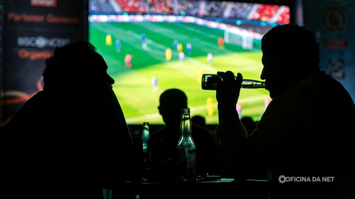 Confira agora a lista completa de jogos com horários e onde assistir ao vivo. Imagem: Oficina da Net