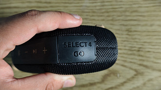 A Soundcore Select 4 Go é a opção ideal para você ouvir música em ambientes pequenos como em um churrasco resenha com os amigos. A Soundcore Select 4 Go é a opção ideal para você ouvir música em ambientes pequenos como em um churrasco resenha com os amigos.