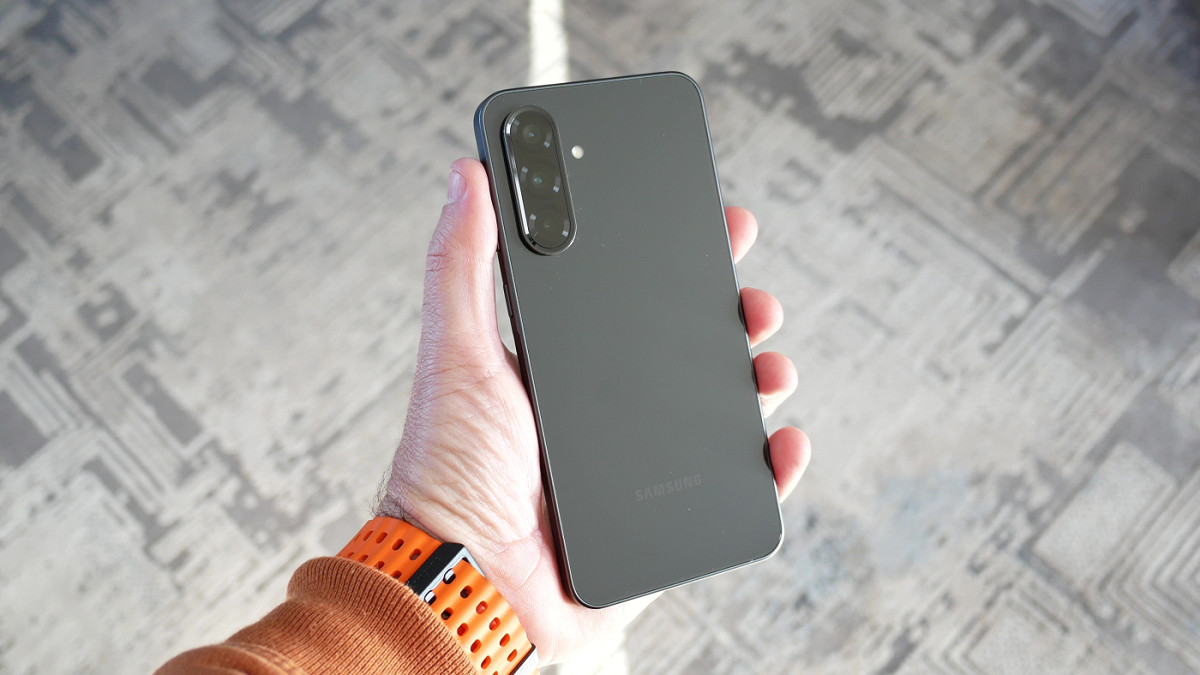 Galaxy A36 recebe versão estável da One UI 8