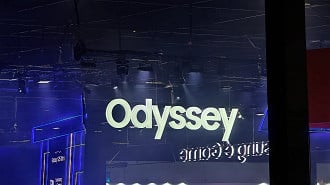 A Samsung montou um estande de 1.000m² para exibir seus produtos mais recentes e também gameplays com o público. A Samsung montou um estande de 1.000m² para exibir seus produtos mais recentes e também gameplays com o público.