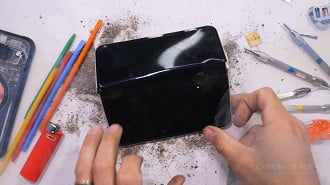 Pixel 10 Pro Fold pega fogo em teste
