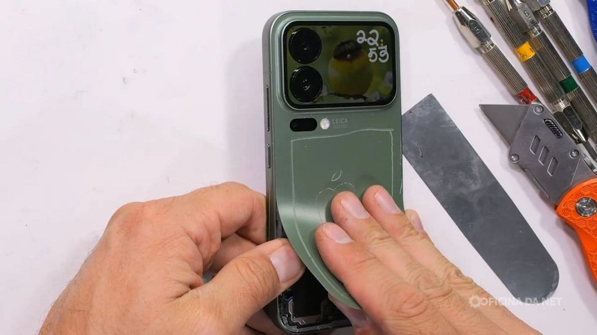 Xiaomi 17 Pro impressiona em teste de durabilidade do JerryRigEverything. Imagem: Oficina da Net