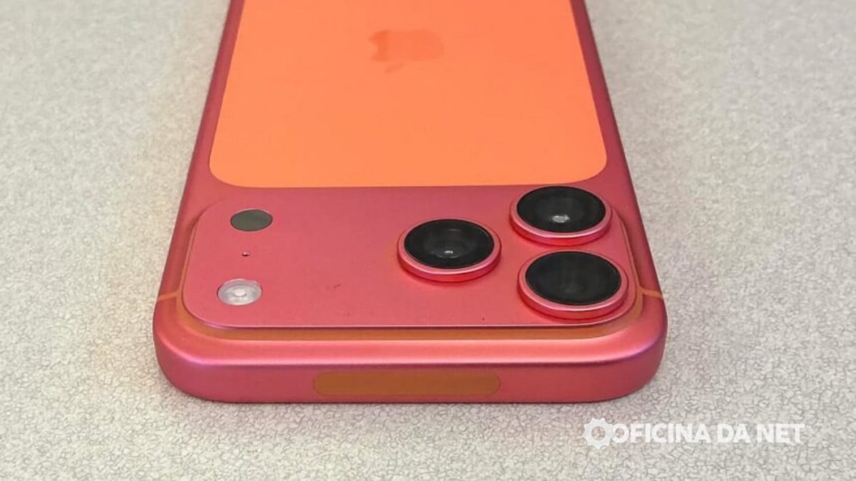 iPhone 17 Pro laranja está ficando rosado. Imagem: Reprodução/DakAttack316, Reddit