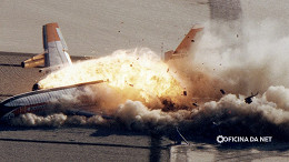 Você sabia que a NASA já derrubou um avião de propósito? Entenda