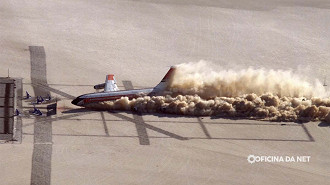 Em 1984, NASA bate avião no chão pra salvar vidas no futuro