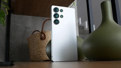 Galaxy S26 Ultra terá carregamento de 60W e conexão via satélite