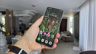 Galaxy S25 FE sai da caixa com a One UI 8