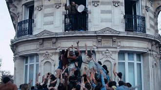 A Noite Devorou o Mundo