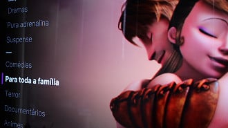 O catálogo do plano com anúncios geralmente é mais limitado. Imagem: Oficina da Net