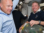 Tripulação da Atlantis relatam experiências vividas nesta viagem Tripulação da Atlantis relatam experiências vividas nesta viagem