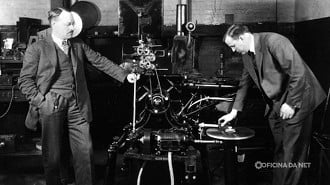 A Warner Bros. anunciou o Vitaphone e ajudou a mudar o cinema