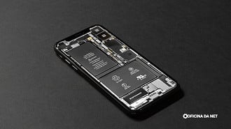 Talvez não teremos tampas que se abrem facilmente como os celulares mais antigos, mas extremamente possível de abrir pelo usuário