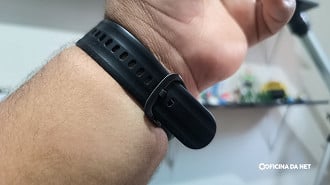 Haylou Solar Lite 2 continua com a pulseira com passador embutido
