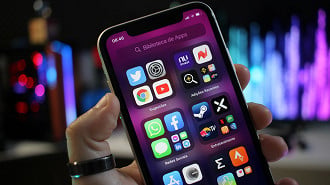 O iPhone 11 vai rodar uma versão capada do iOS 27. Fonte: Oficina da Net