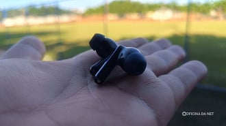 Flowbuds N55 tem um formato intra-auricular