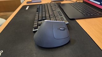 Mouse MX Vertical, sem fio e ergonômico