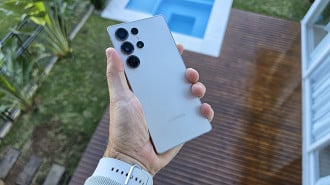 A Samsung foi uma das primeiras a usar aberturas variáveis em seus smartphones.