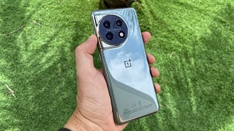 O OnePlus 11, de 2023, tem suporte para ser atualizado até o Android 17 neste ano de 2026