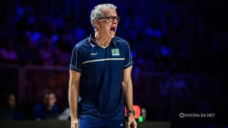 Bernardinho chega pressionado ao torneio. Imagem: FIVB/Reprodução