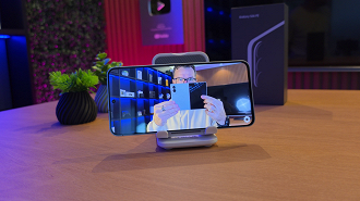 Tela do Galaxy S26 FE mantém a padrão de qualidade de outros produtos da marca. Imagem: Oficina da Net