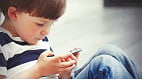 União Europeia quer proibir TikTok e ChatGPT para menores de 13 anos; veja as novas regras