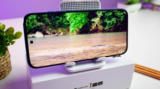 Tela AMOLED de 120 Hz com resolução 1.5K