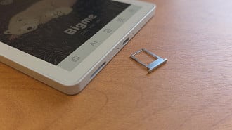Entrada para cartão microSD de até 1 TB