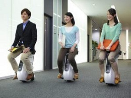 Honda apresenta seu novo veículo individual elétrico