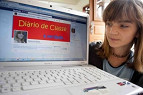 Aluna que denunciou problemas em escola pelo Facebook se apresenta à DP Aluna que denunciou problemas em escola pelo Facebook se apresenta à DP