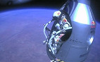 Felix Baumgartner fez o maior salto em queda livre do mundo Felix Baumgartner fez o maior salto em queda livre do mundo