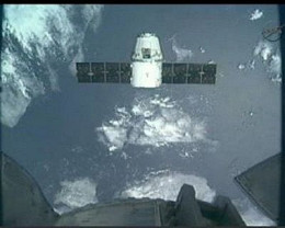 Nave Dragon retorna a Terra Nave Dragon retorna a Terra